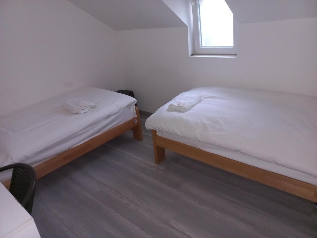 Asuka Apartmani 飞鸟客 Surčin Buitenkant foto
